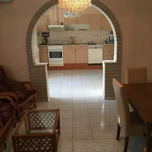 Apartament Stella Debreţin